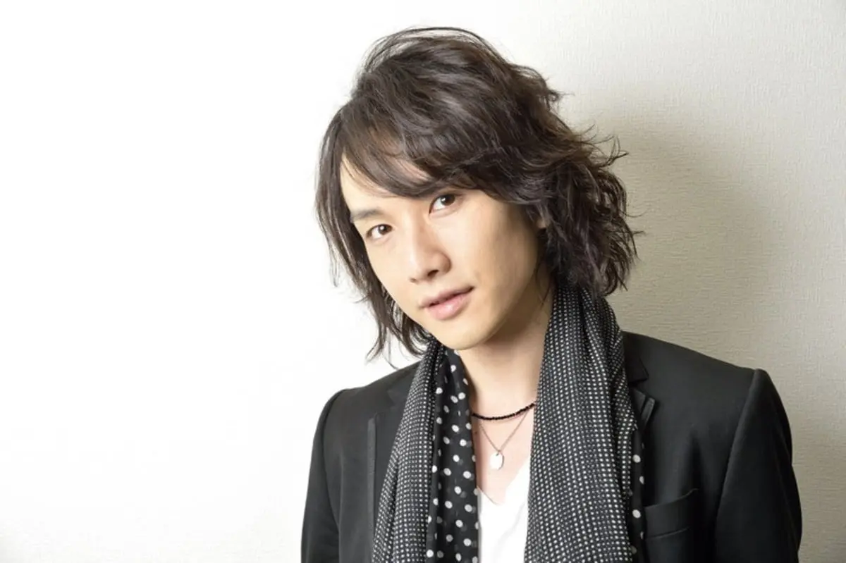 細貝圭は佐藤仁美の結婚相手！ゴーカイジャーやテニミュに出演！