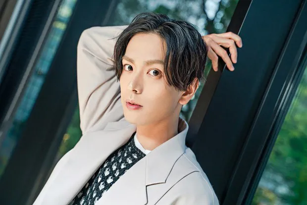 妻・桜井ユキに一目惚れ!イケメン俳優・黒羽麻璃央のプロフィール